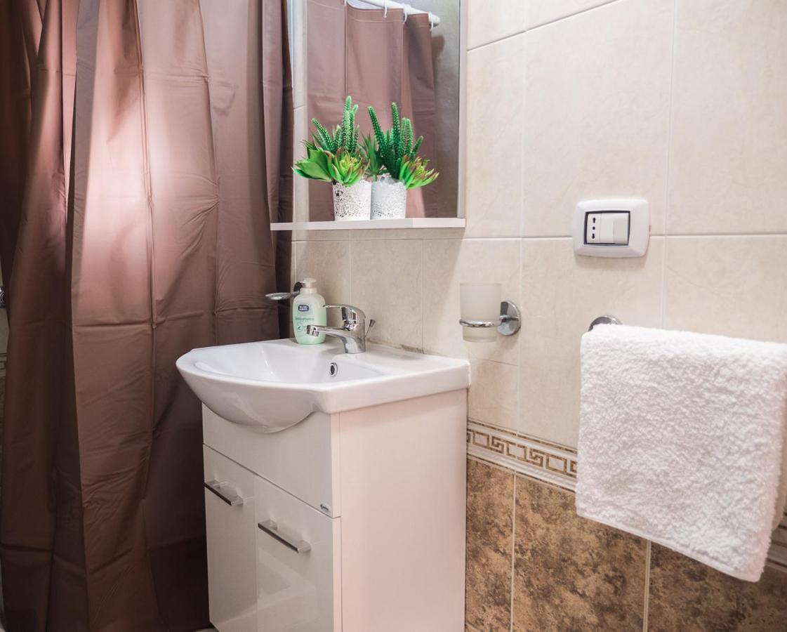 Апартаменты Chiaia Premium Flat, Naples Center, Near Seaside Экстерьер фото