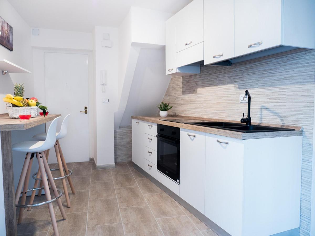 Апартаменты Chiaia Premium Flat, Naples Center, Near Seaside Экстерьер фото